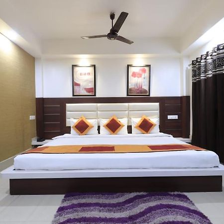 Hotel Rashmi Gauháti Kültér fotó