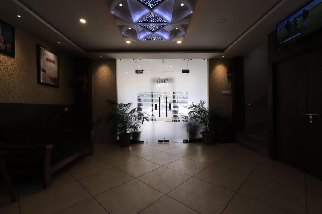Hotel Rashmi Gauháti Kültér fotó