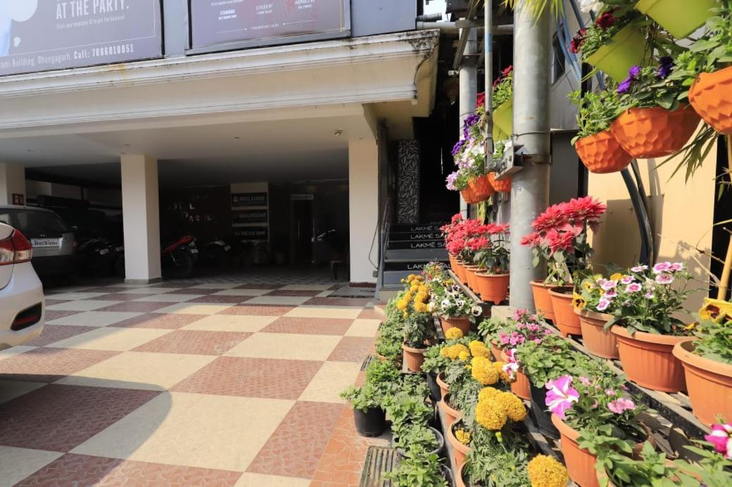 Hotel Rashmi Gauháti Kültér fotó