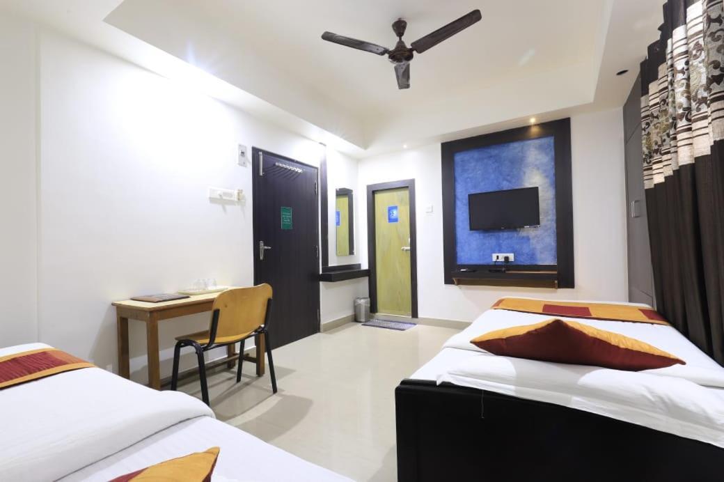 Hotel Rashmi Gauháti Kültér fotó